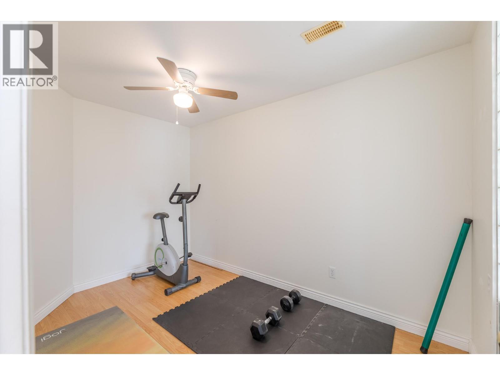 6471 Vernon Avenue, Peachland, BC - Indoor Photo Showing Gym Room