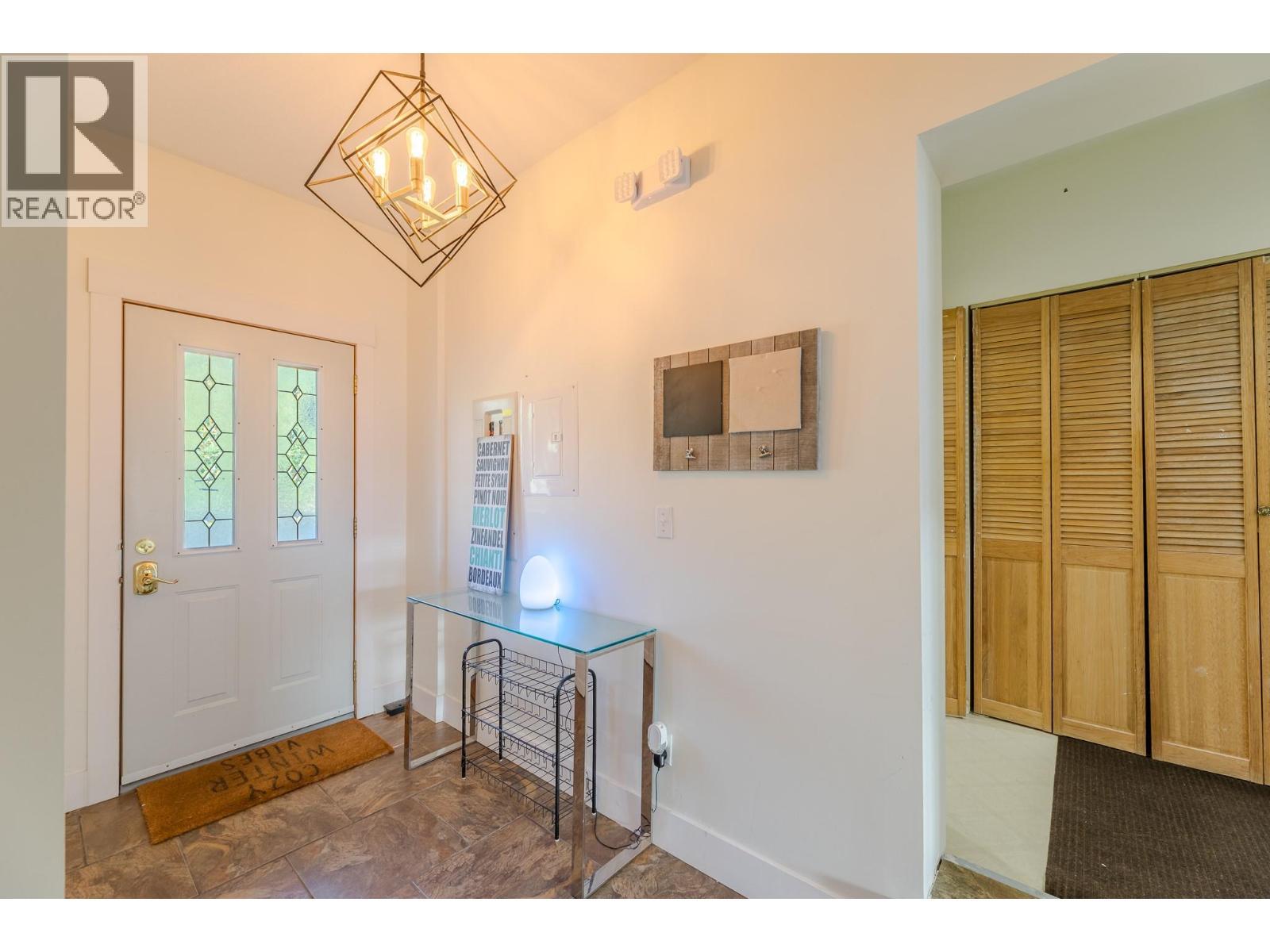 6471 Vernon Avenue, Peachland, BC - Indoor Photo Showing Other Room