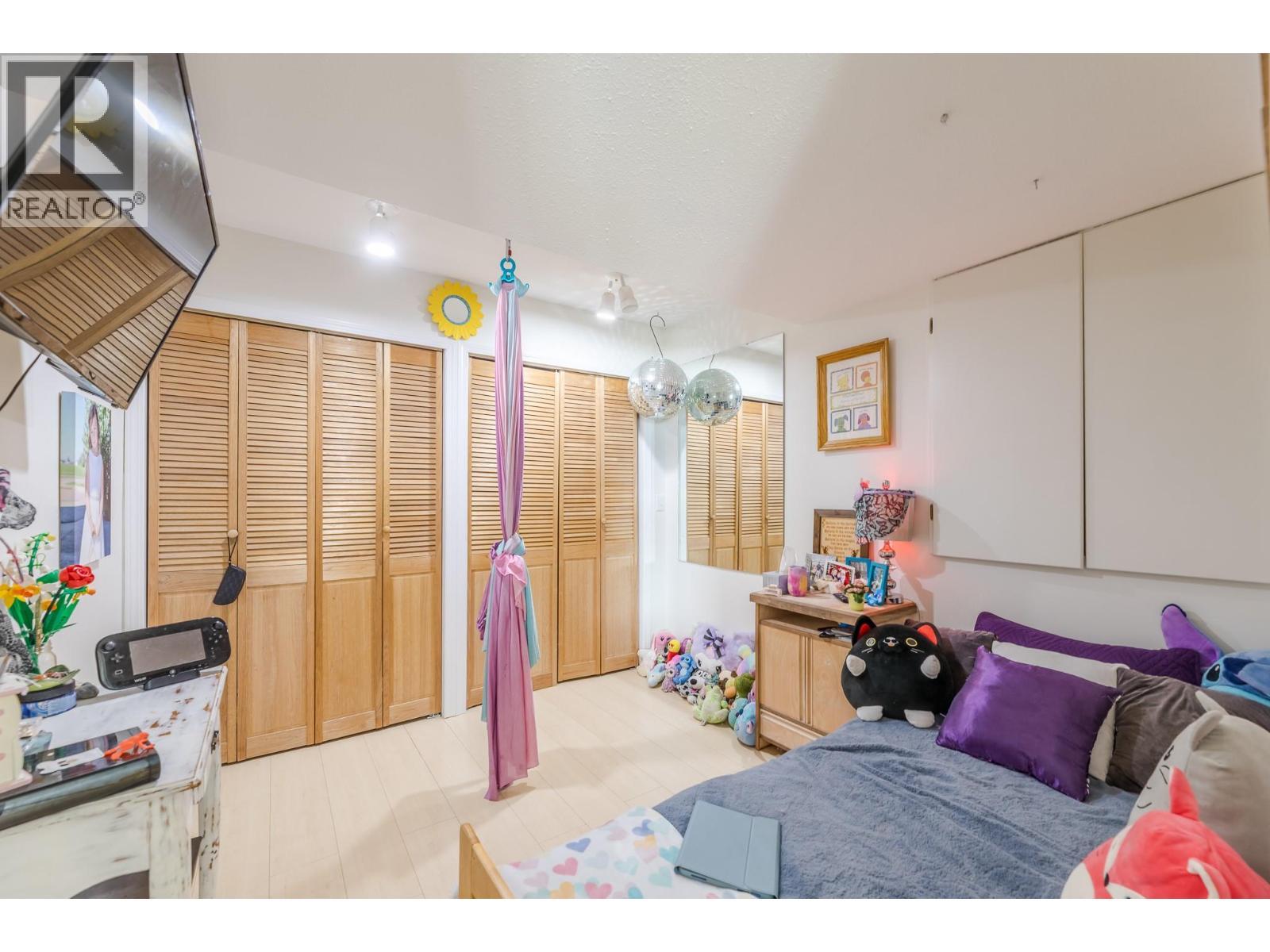 6471 Vernon Avenue, Peachland, BC - Indoor