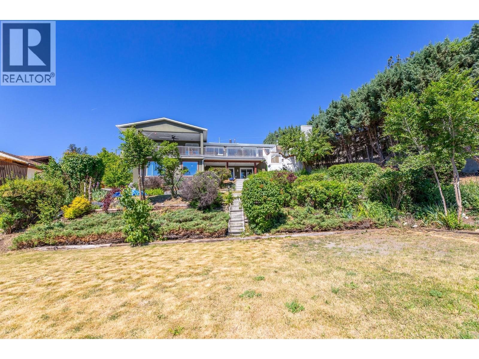 6471 Vernon Avenue, Peachland, BC - Outdoor