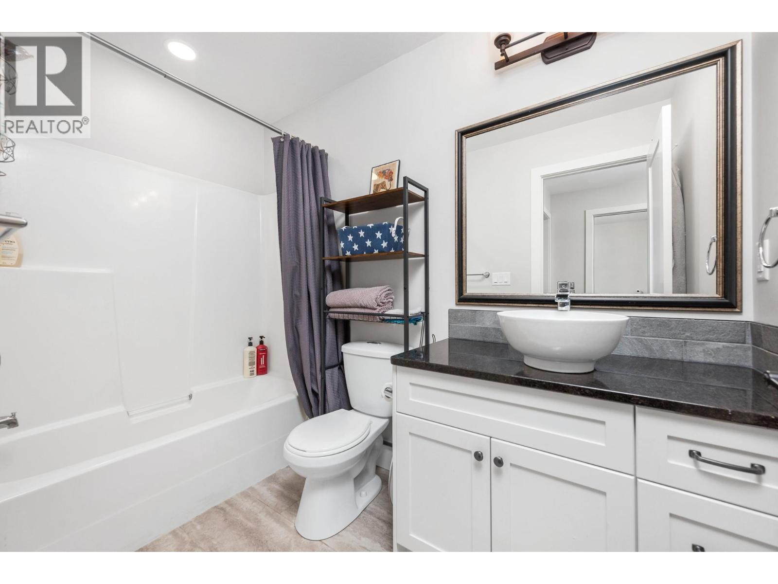 6635 Tronson Road Unit# 16, Vernon, BC - Indoor Photo Showing Bathroom