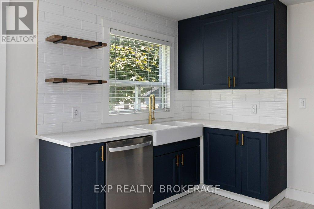 19 Scott Street, Kingston (Central City East), ON - Indoor Photo Showing Other Room