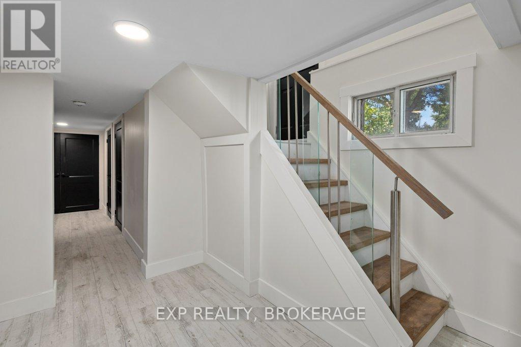 19 Scott Street, Kingston (Central City East), ON - Indoor Photo Showing Other Room