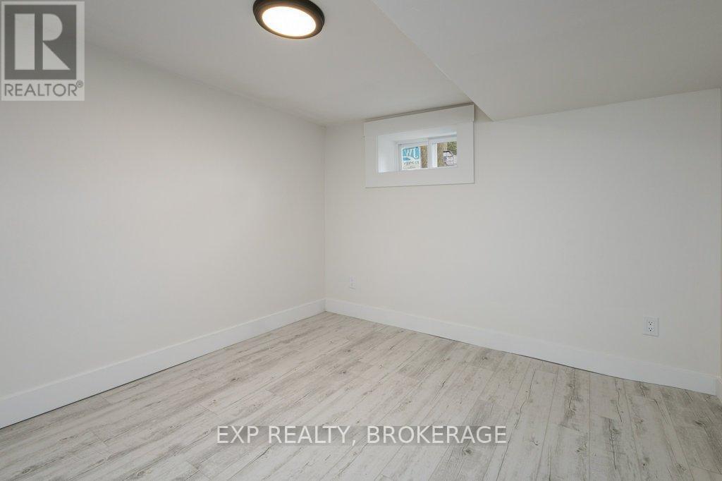 19 Scott Street, Kingston (Central City East), ON - Indoor Photo Showing Other Room