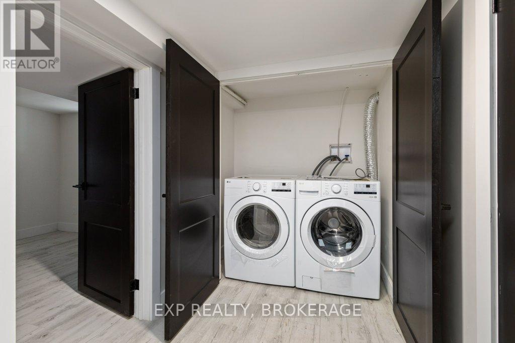 19 Scott Street, Kingston (Central City East), ON - Indoor Photo Showing Laundry Room
