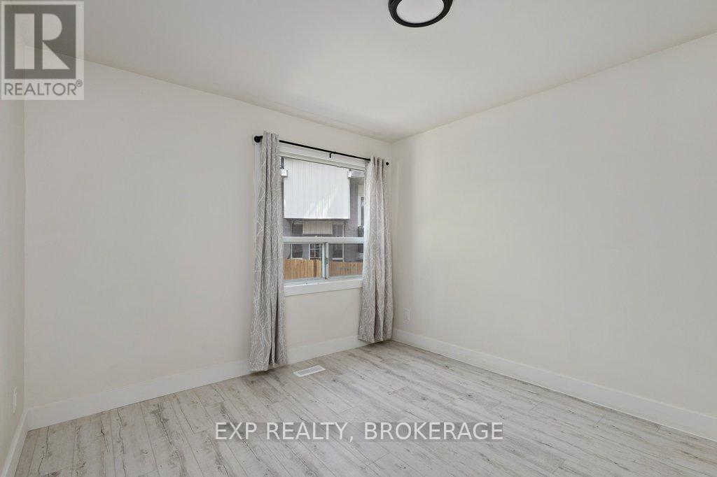 19 Scott Street, Kingston (Central City East), ON - Indoor Photo Showing Other Room