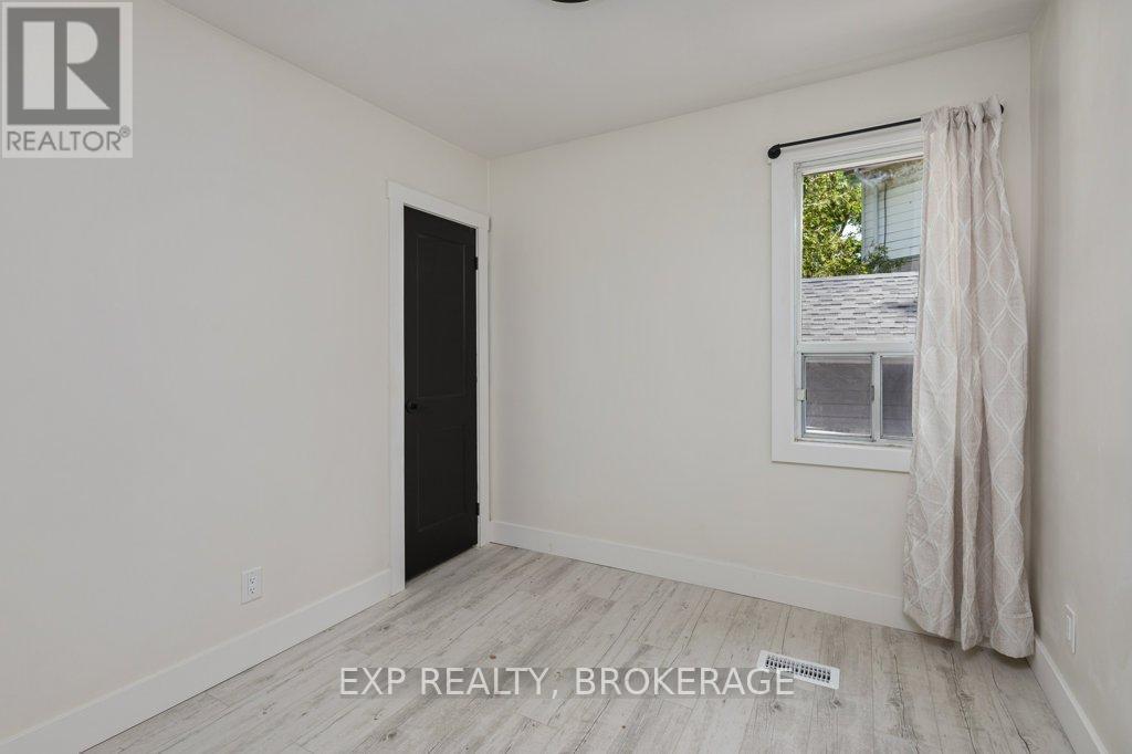 19 Scott Street, Kingston (Central City East), ON - Indoor Photo Showing Other Room