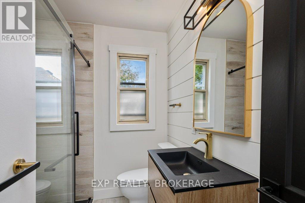 19 Scott Street, Kingston (Central City East), ON - Indoor