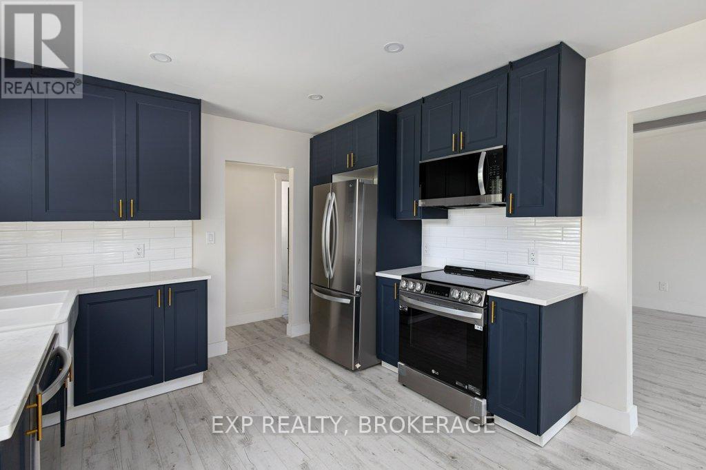 19 Scott Street, Kingston (Central City East), ON - Indoor Photo Showing Kitchen