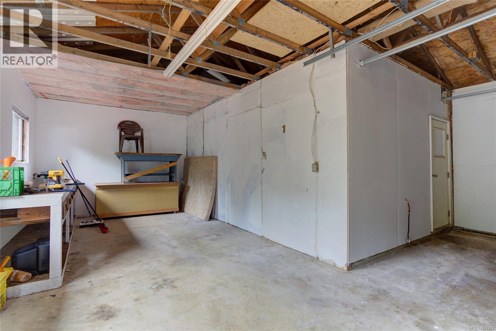 4305 Sunrise Rd, Duncan, BC - Indoor