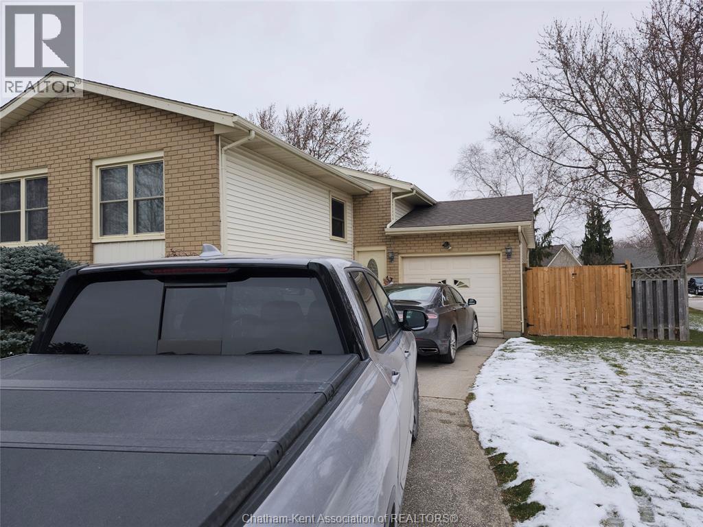 15 Monarch Drive, Chatham, ON - Outdoor