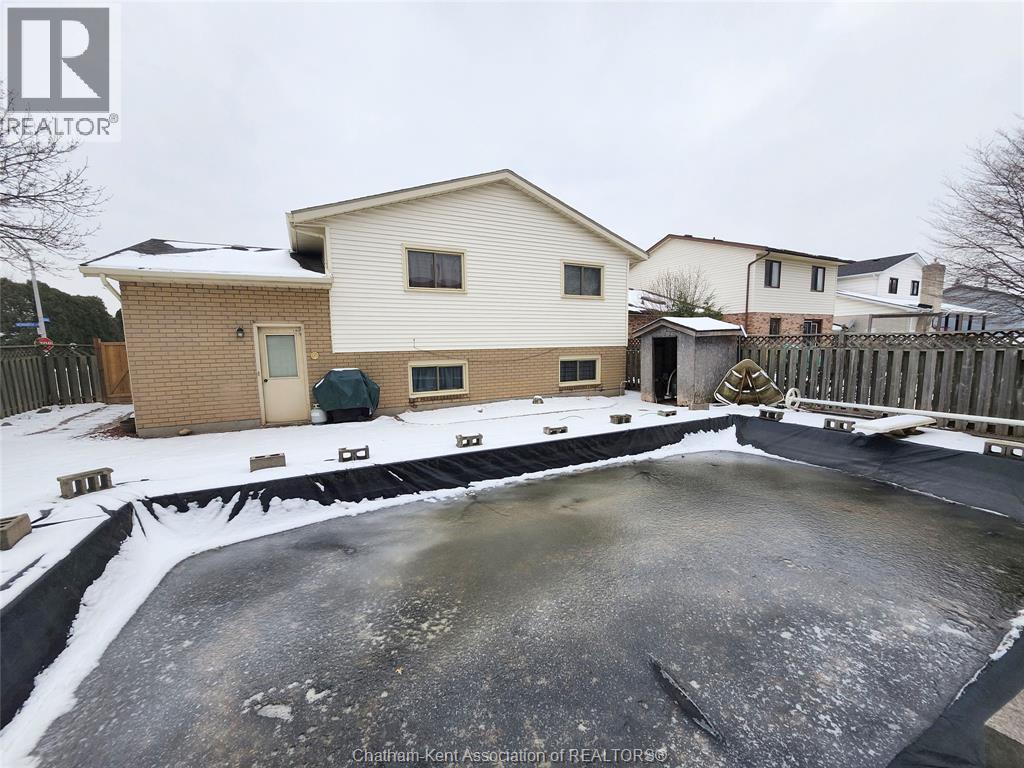 15 Monarch Drive, Chatham, ON - Outdoor