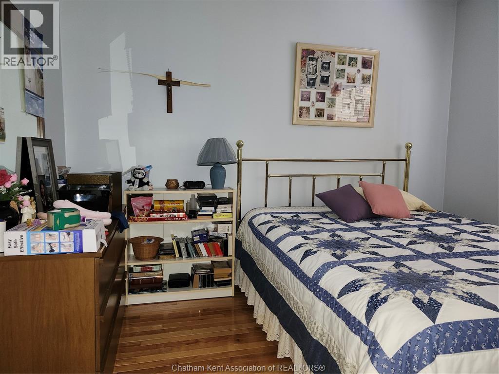 15 Monarch Drive, Chatham, ON - Indoor Photo Showing Bedroom