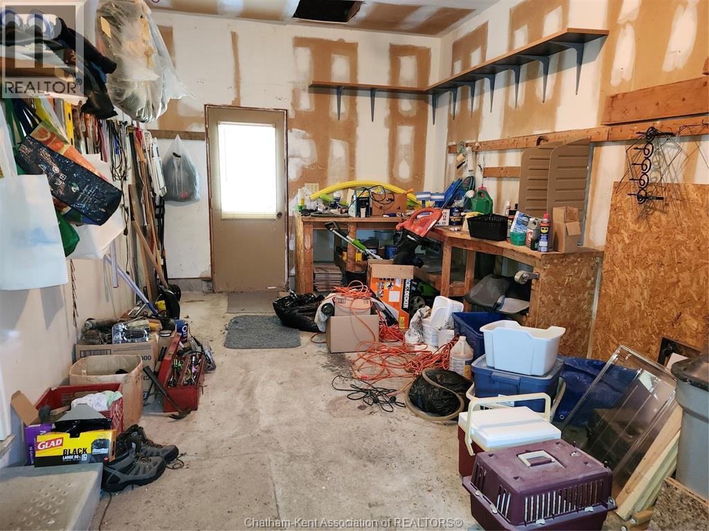 15 Monarch Drive, Chatham, ON - Indoor Photo Showing Other Room