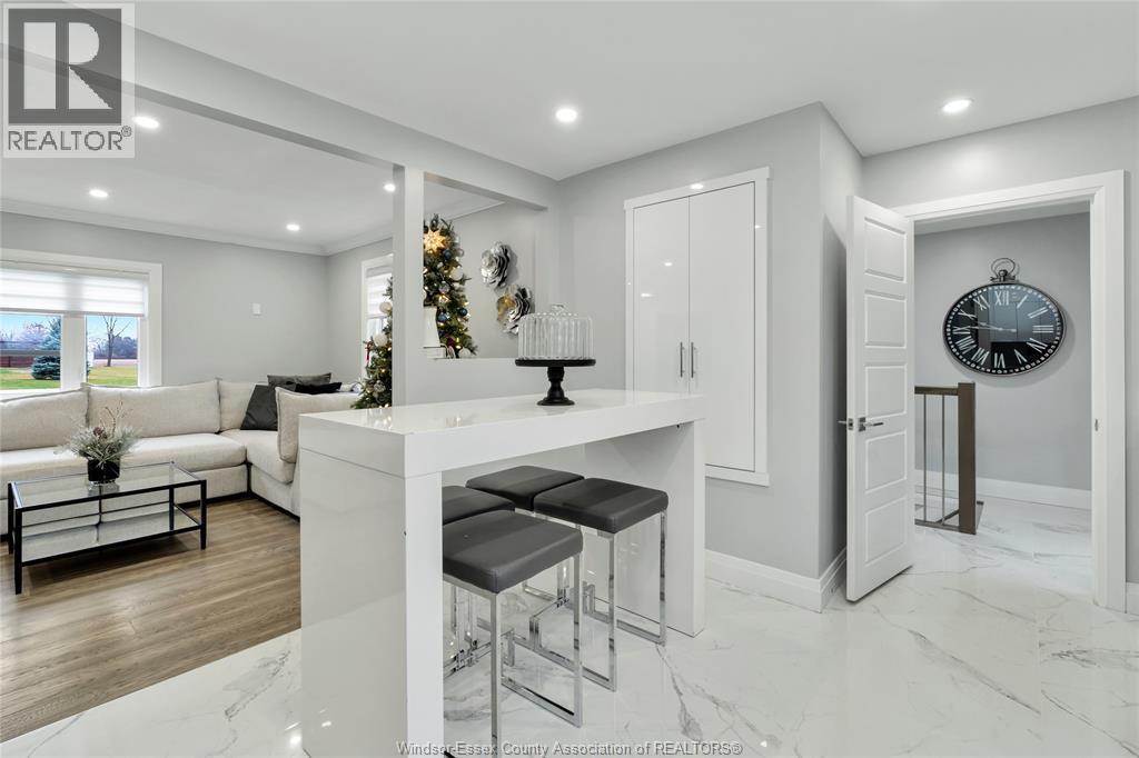 2072 Hopgood, Lakeshore, ON - Indoor