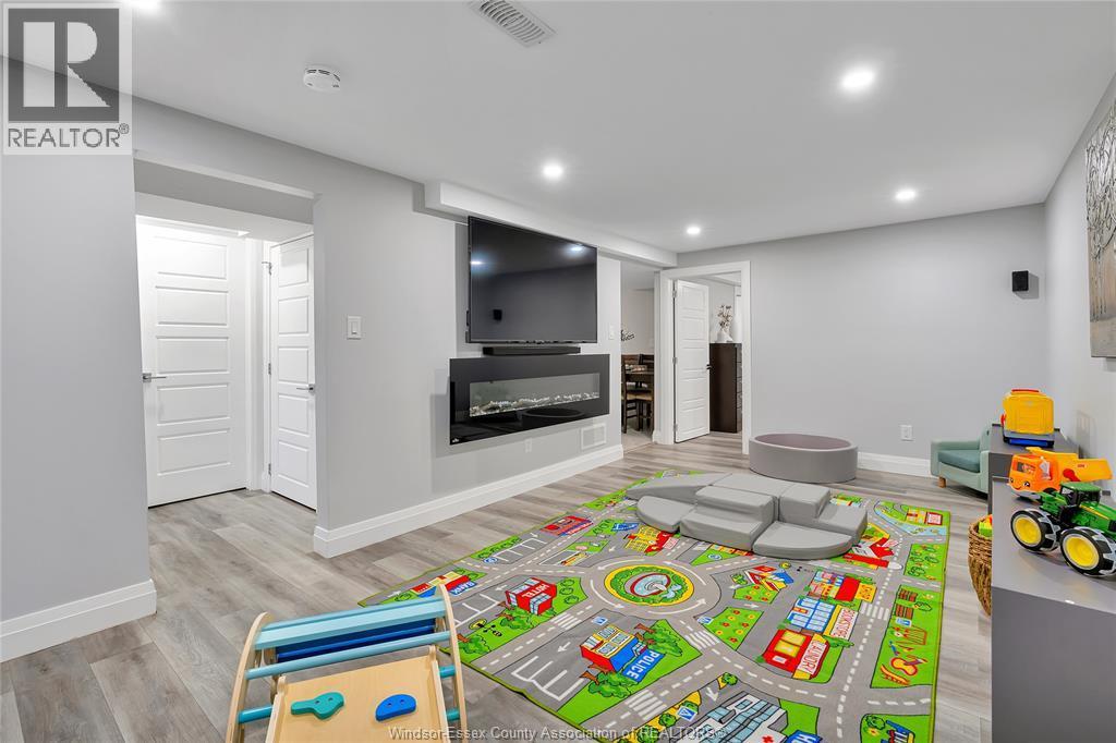 2072 Hopgood, Lakeshore, ON - Indoor