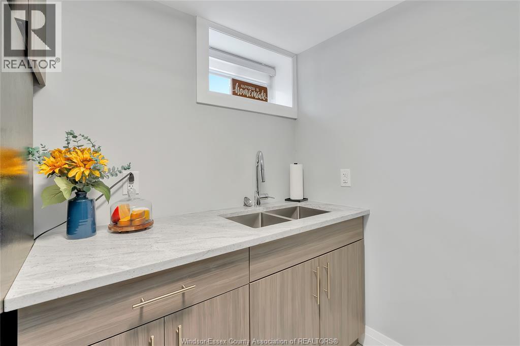 2072 Hopgood, Lakeshore, ON - Indoor