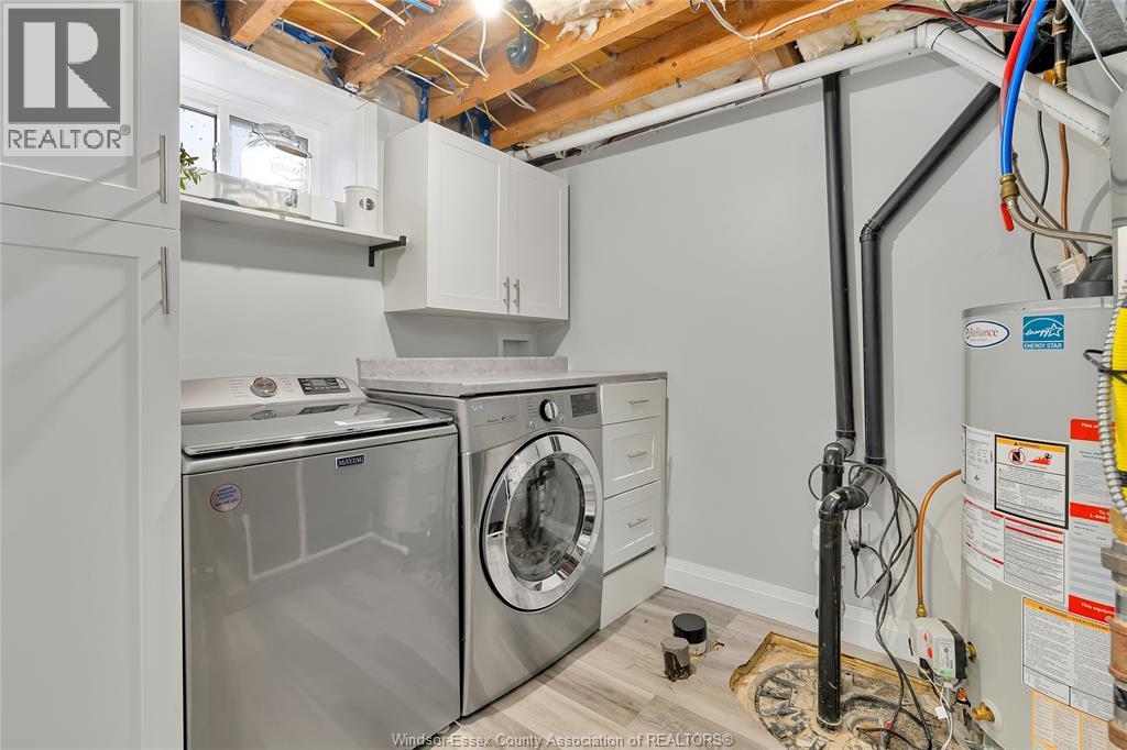 2072 Hopgood, Lakeshore, ON - Indoor Photo Showing Laundry Room