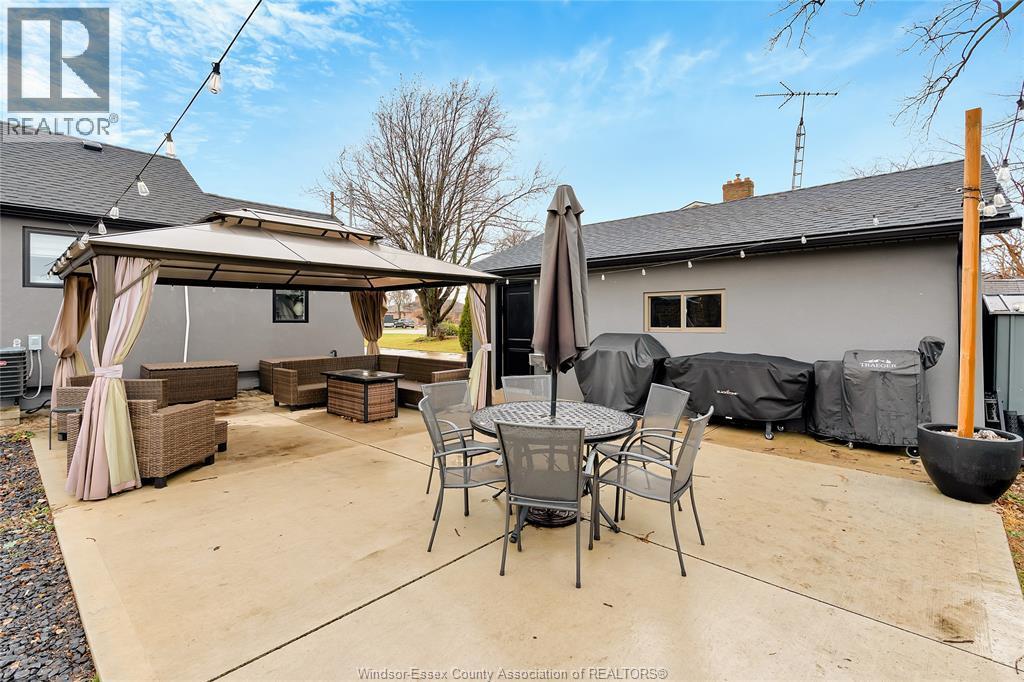 2072 Hopgood, Lakeshore, ON - Outdoor With Deck Patio Veranda With Exterior