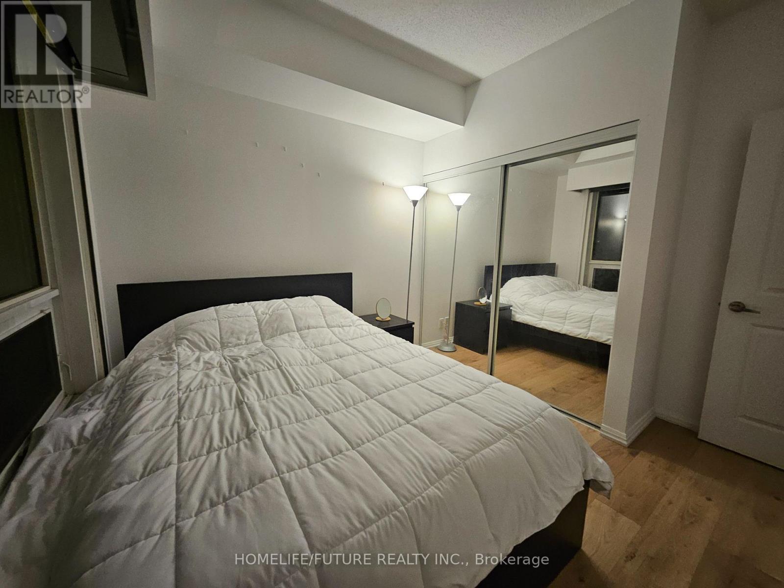 207 - 35 Hayden Street, Toronto, ON - Indoor Photo Showing Bedroom