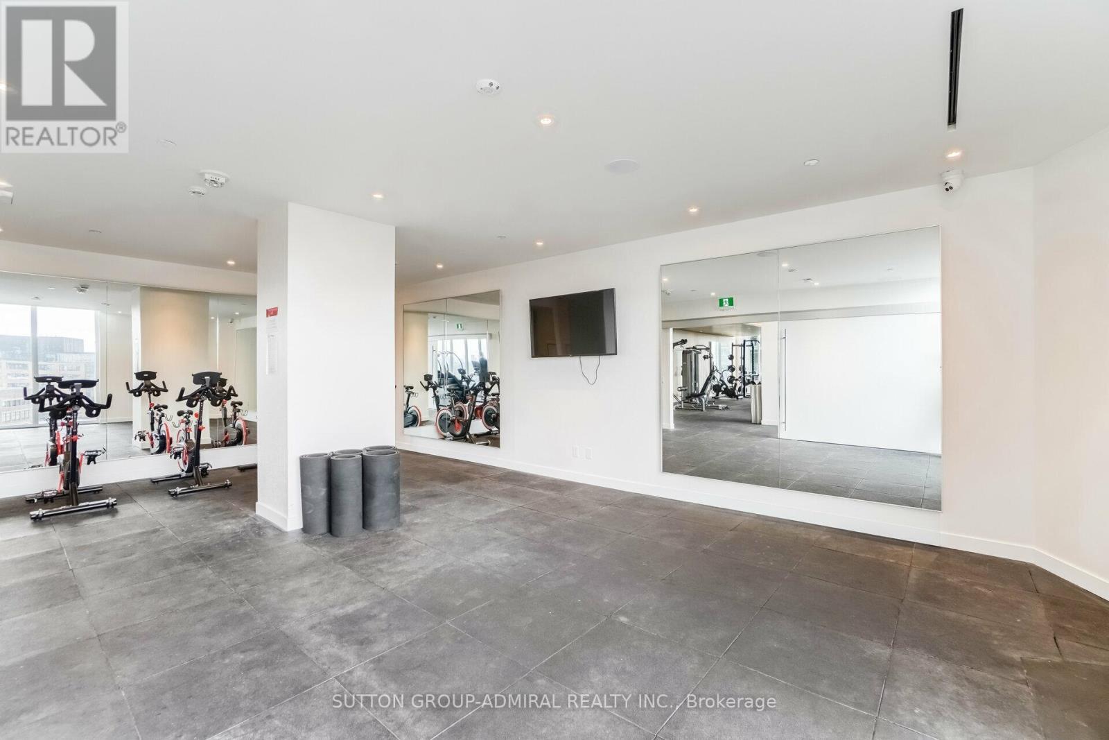 1403 - 135 East Liberty Street, Toronto, ON - Indoor Photo Showing Gym Room