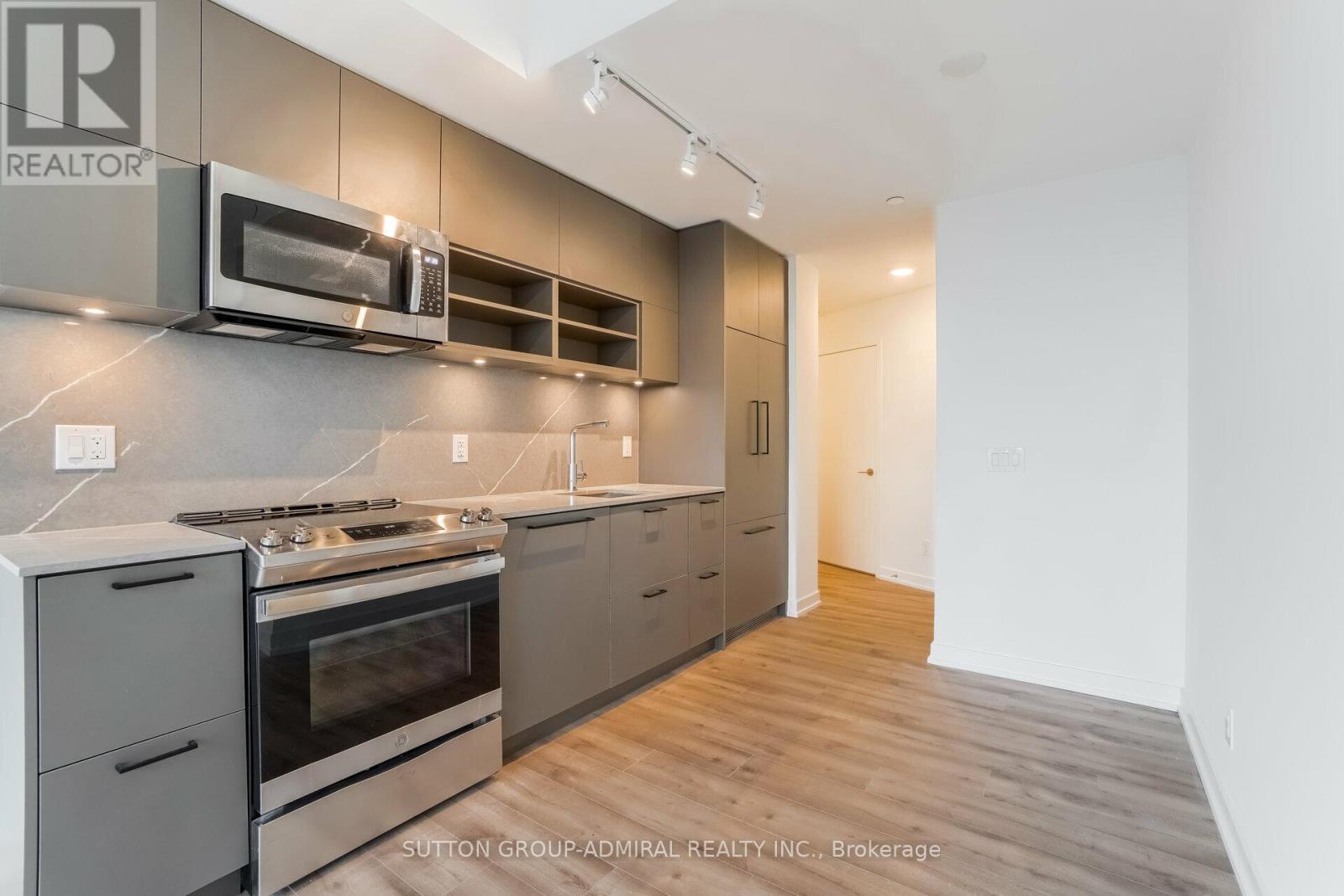 1403 - 135 East Liberty Street, Toronto, ON - Indoor Photo Showing Kitchen