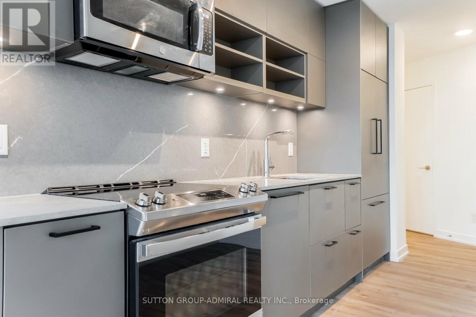 1403 - 135 East Liberty Street, Toronto, ON - Indoor Photo Showing Kitchen With Upgraded Kitchen
