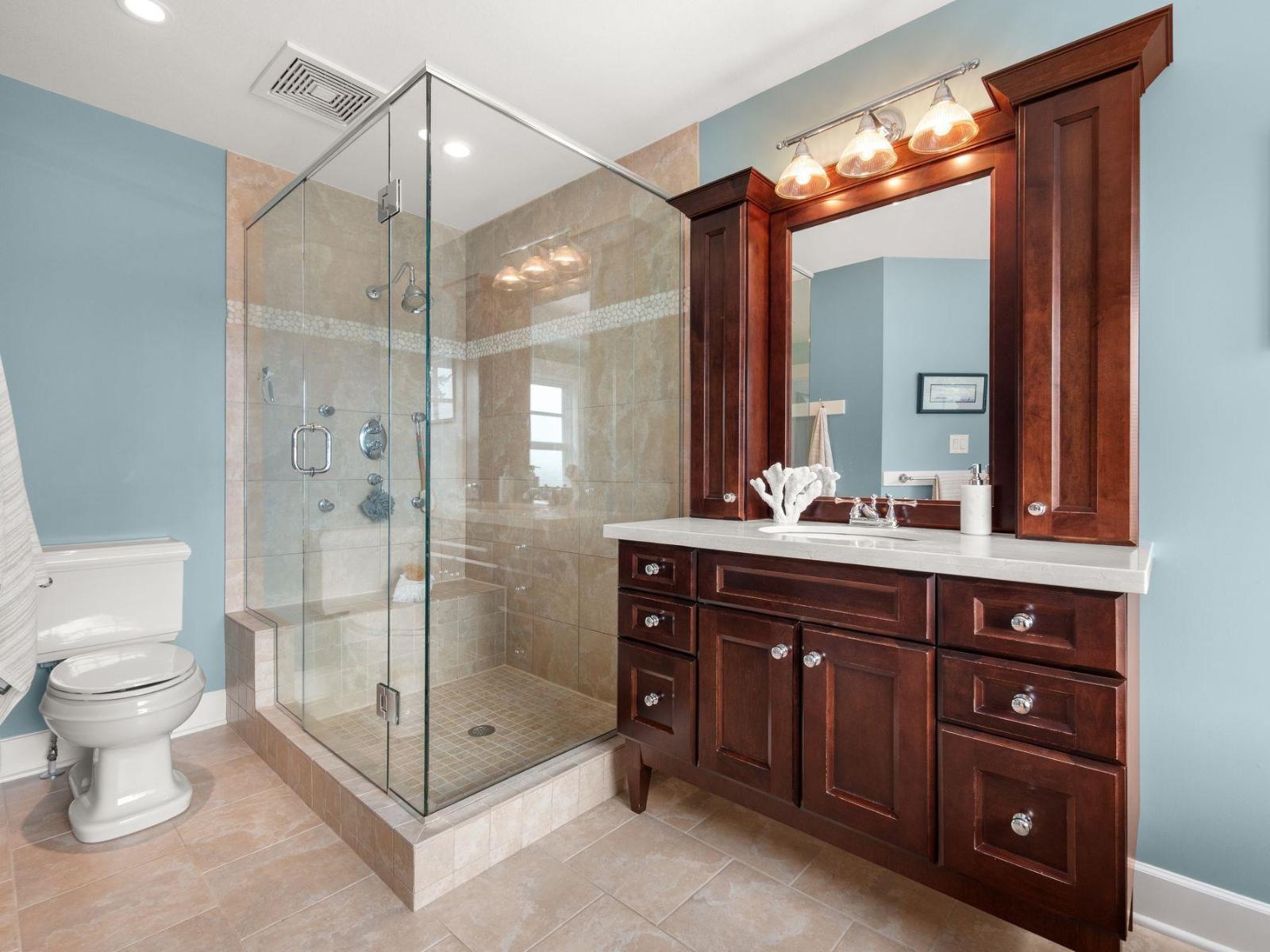 12035 56 Avenue, Surrey, BC - Indoor Photo Showing Bathroom