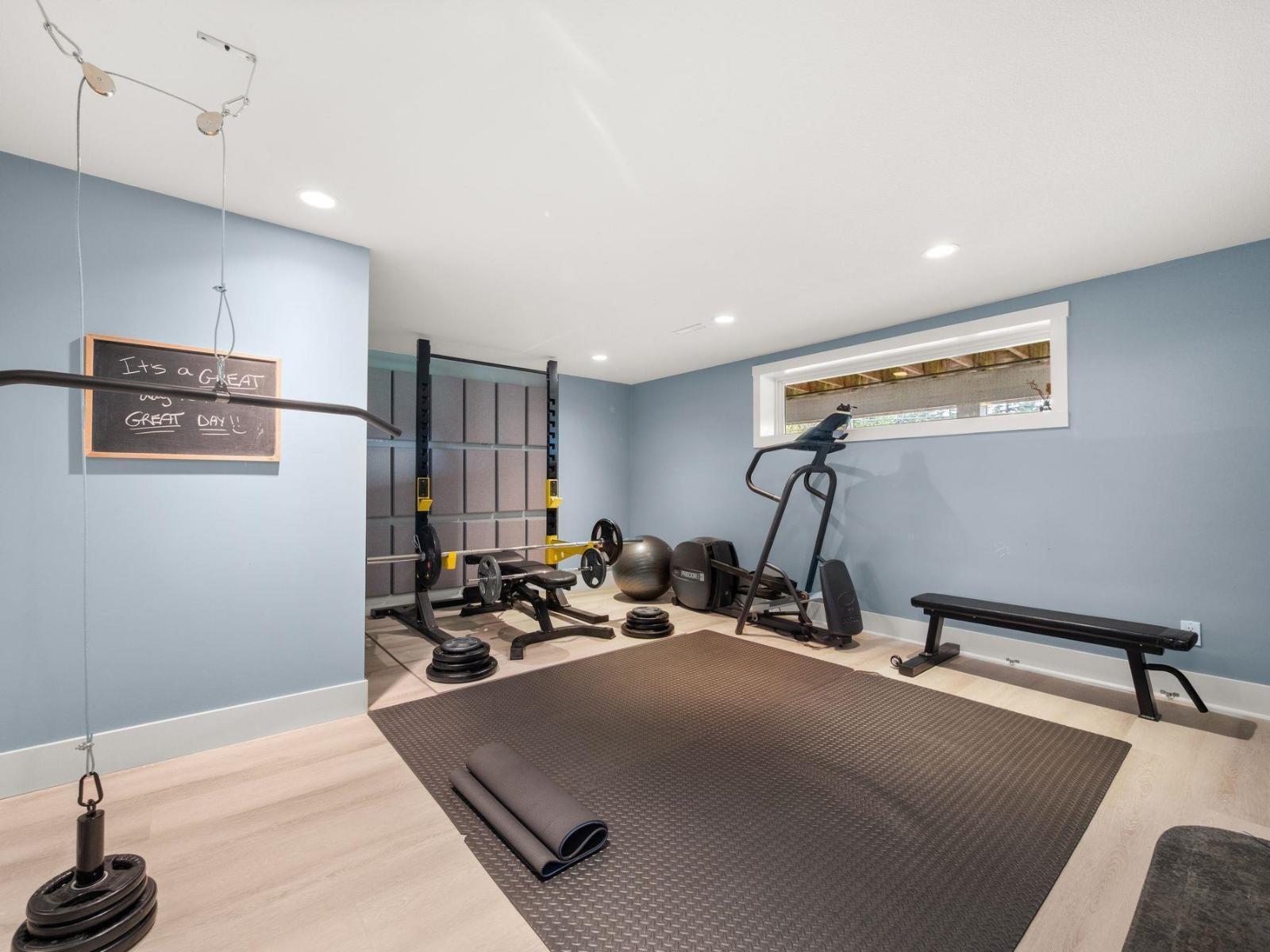 12035 56 Avenue, Surrey, BC - Indoor Photo Showing Gym Room