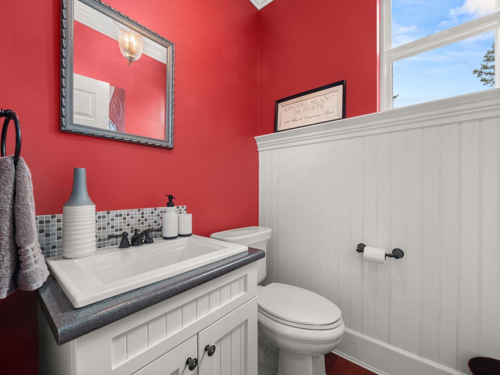 12035 56 Avenue, Surrey, BC - Indoor Photo Showing Bathroom