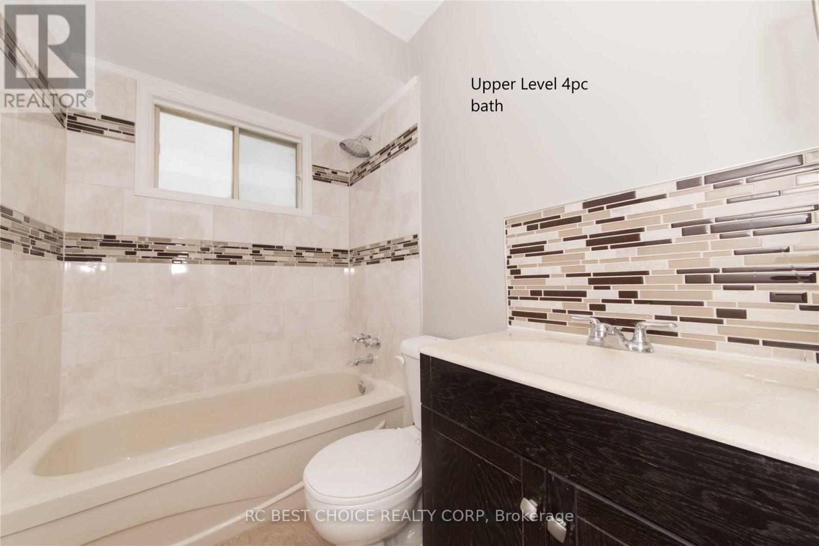 1471 Birchcliffe Court, Oshawa, ON - Indoor Photo Showing Bathroom