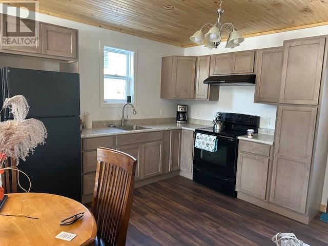 25 Ocean View Drive, Norman'S Cove, NL - Indoor Photo Showing Kitchen
