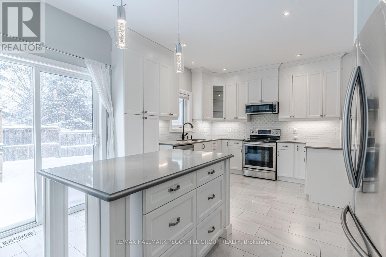 6 Laurelwood Lane, Barrie, ON - Indoor Photo Showing Kitchen With Stainless Steel Kitchen With Upgraded Kitchen