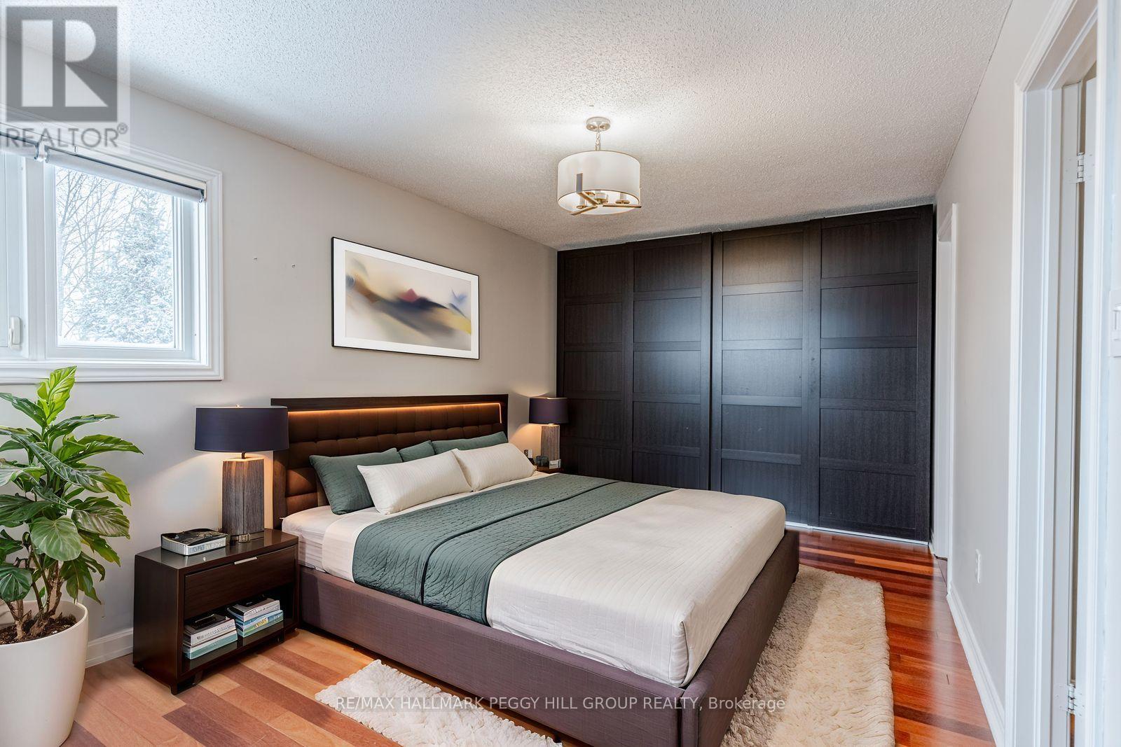 6 Laurelwood Lane, Barrie, ON - Indoor Photo Showing Bedroom