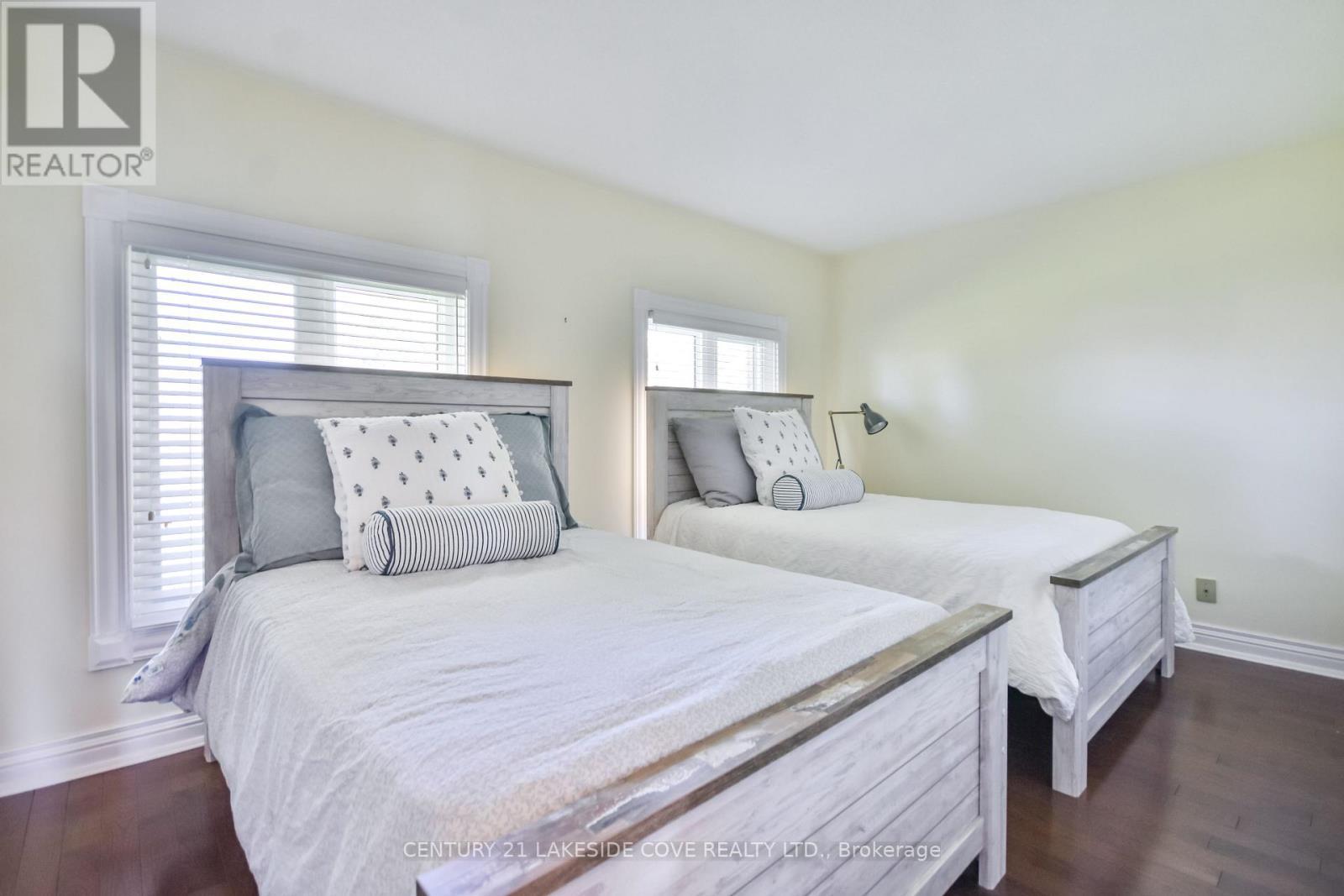 96 Bayshore Drive, Ramara, ON - Indoor Photo Showing Bedroom