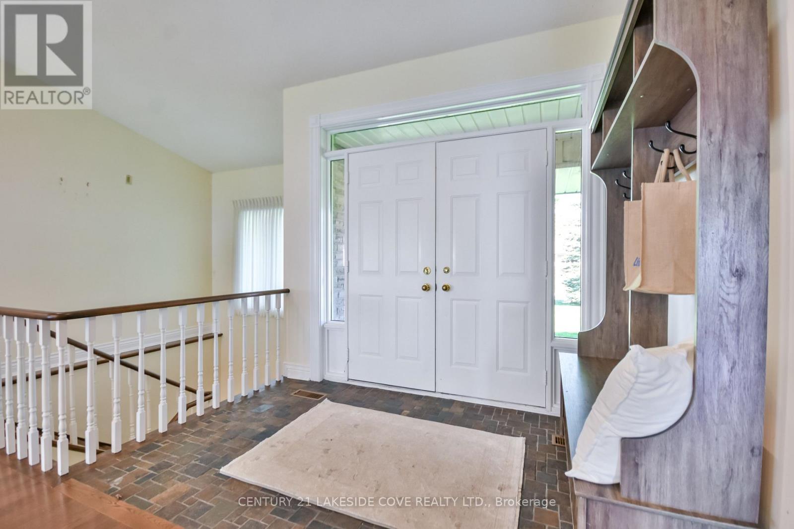 96 Bayshore Drive, Ramara, ON - Indoor Photo Showing Other Room