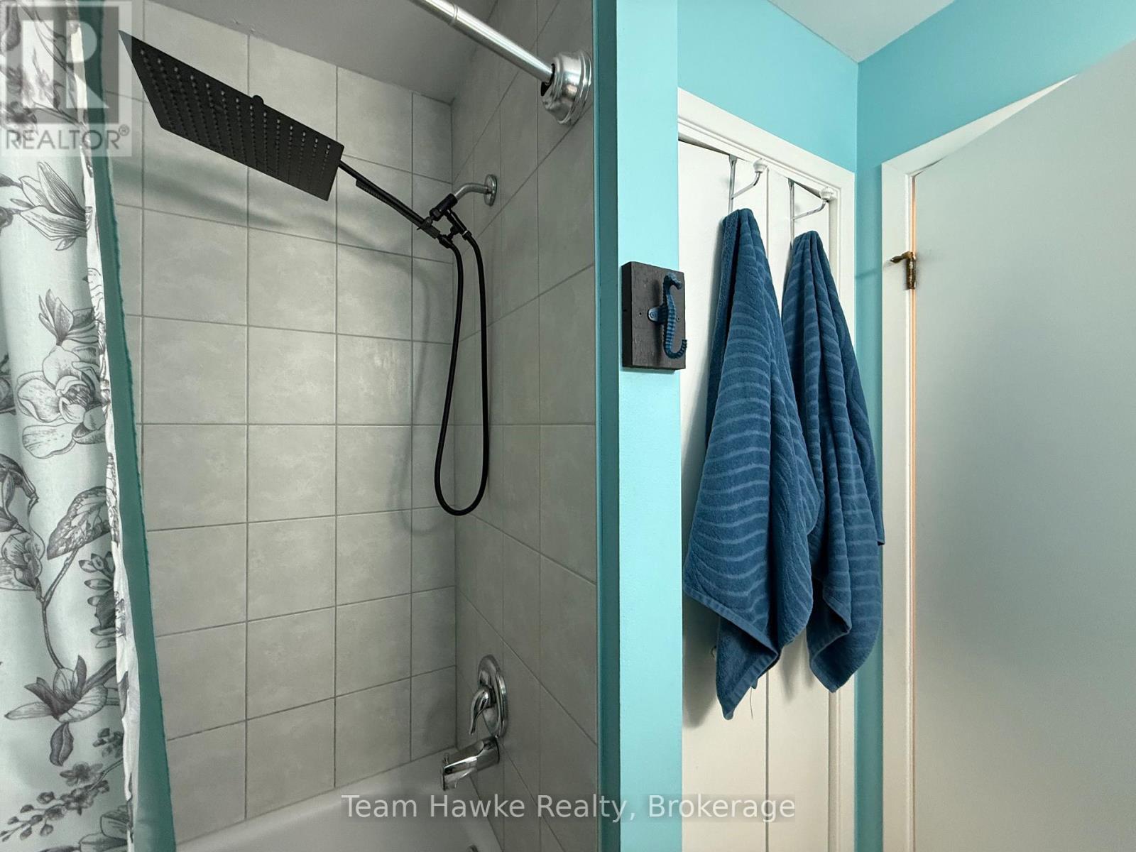 798 Quebec Street, Midland, ON - Indoor Photo Showing Bathroom