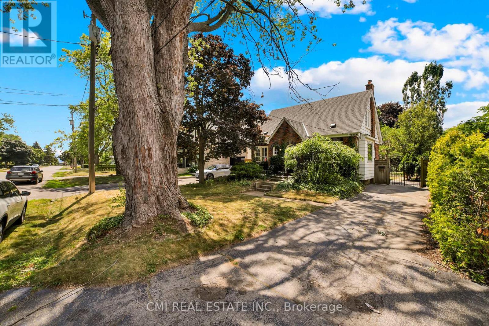 978 North Shore Boulevard W, Burlington, ON - Outdoor