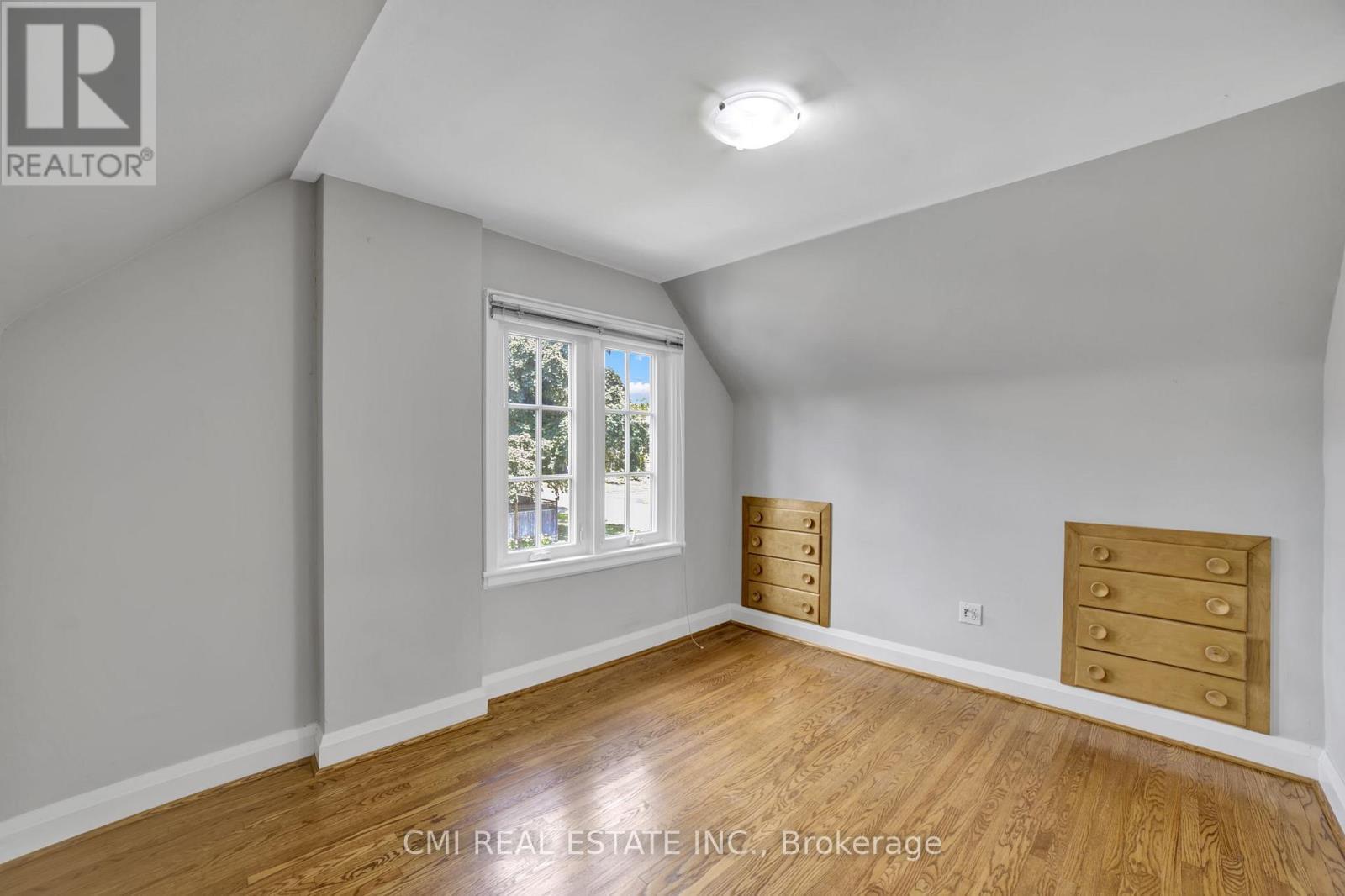 978 North Shore Boulevard W, Burlington, ON - Indoor Photo Showing Other Room