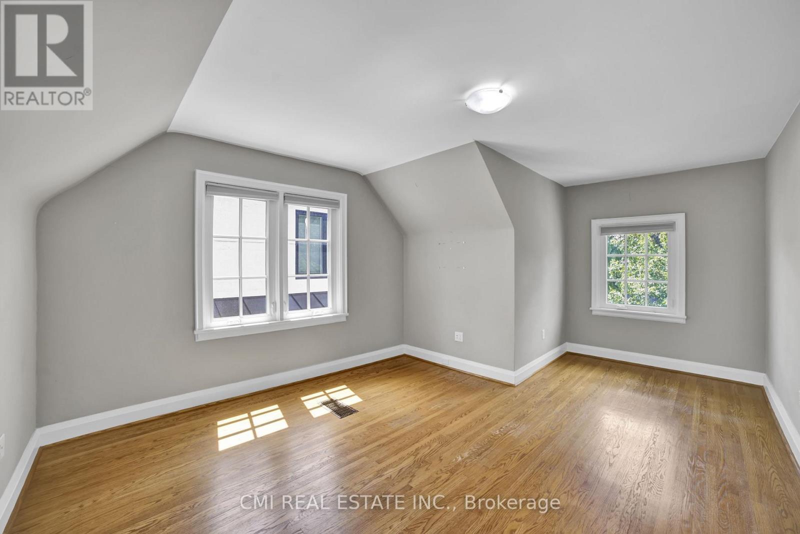 978 North Shore Boulevard W, Burlington, ON - Indoor Photo Showing Other Room