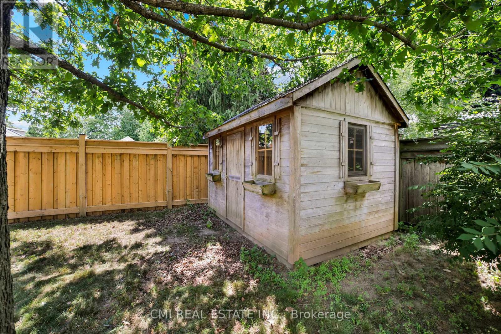 978 North Shore Boulevard W, Burlington, ON - Outdoor