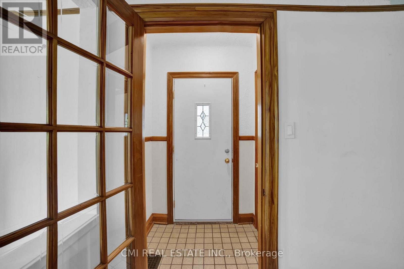 978 North Shore Boulevard W, Burlington, ON - Indoor Photo Showing Other Room