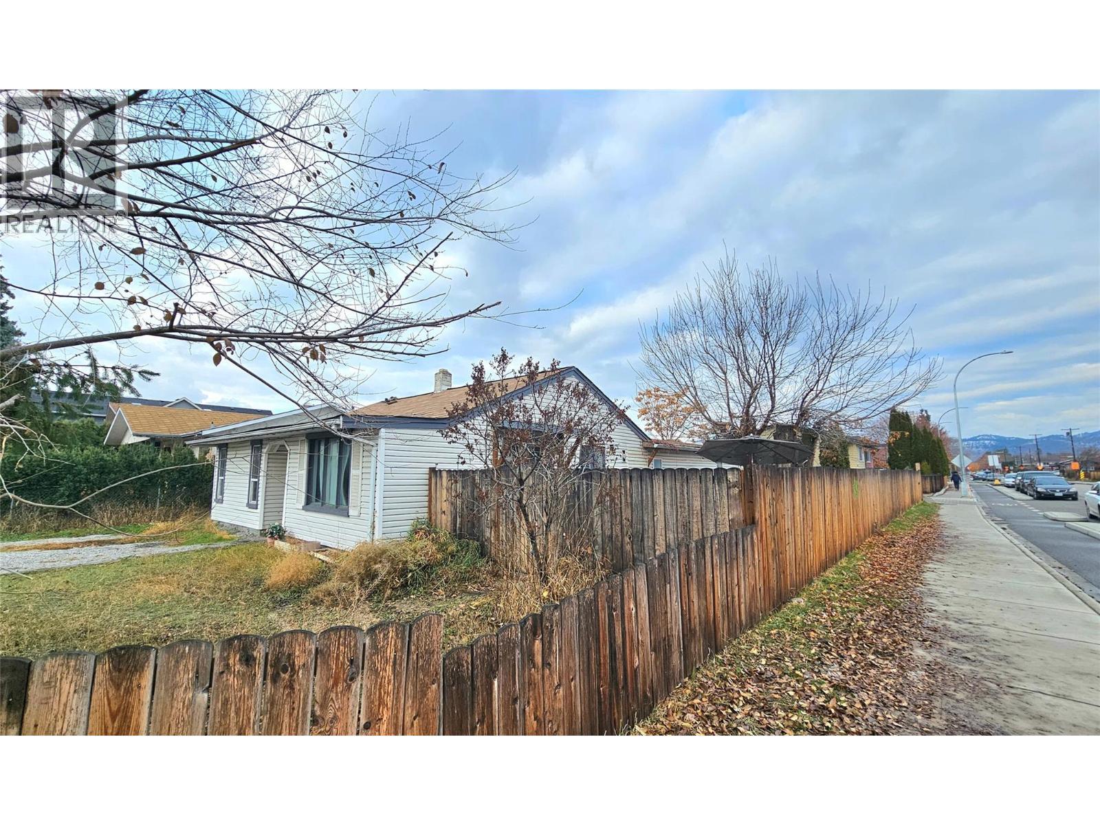 894 Morrison Avenue, Kelowna, BC