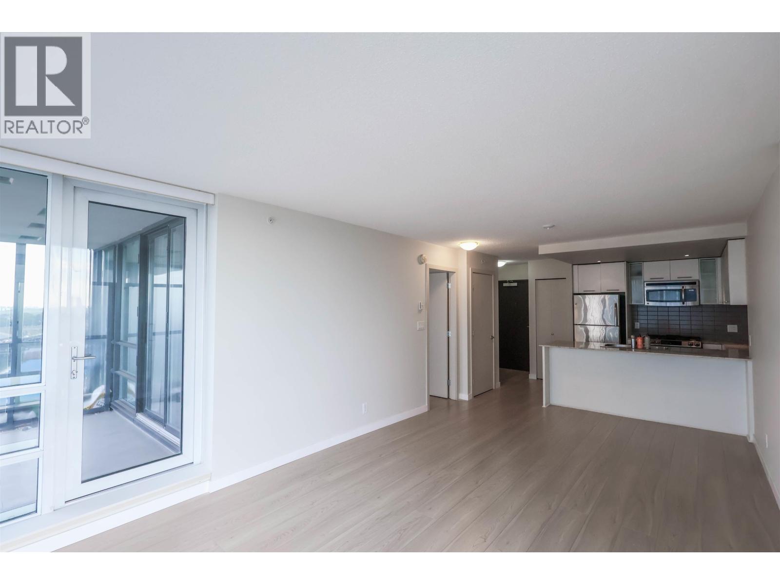1202 3111 Corvette Way, Richmond, BC - Indoor Photo Showing Kitchen