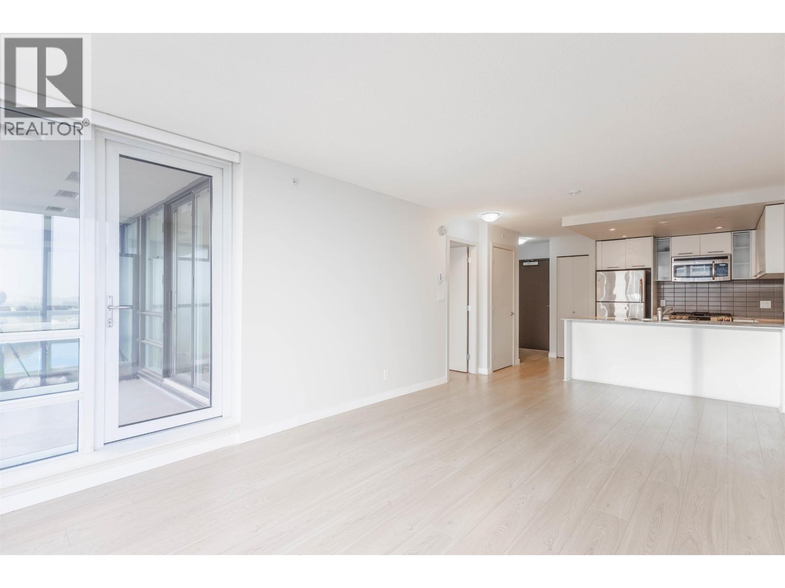 1202 3111 Corvette Way, Richmond, BC - Indoor Photo Showing Kitchen
