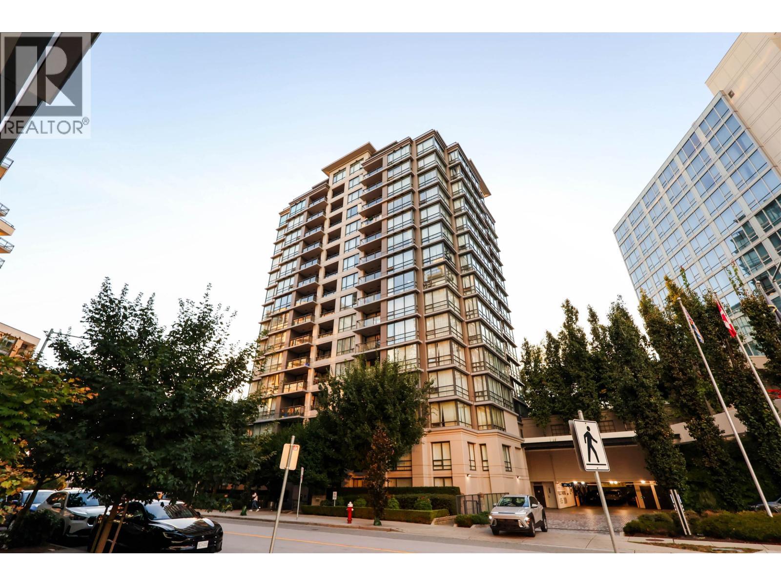 1202 3111 Corvette Way, Richmond, BC - Outdoor With Facade