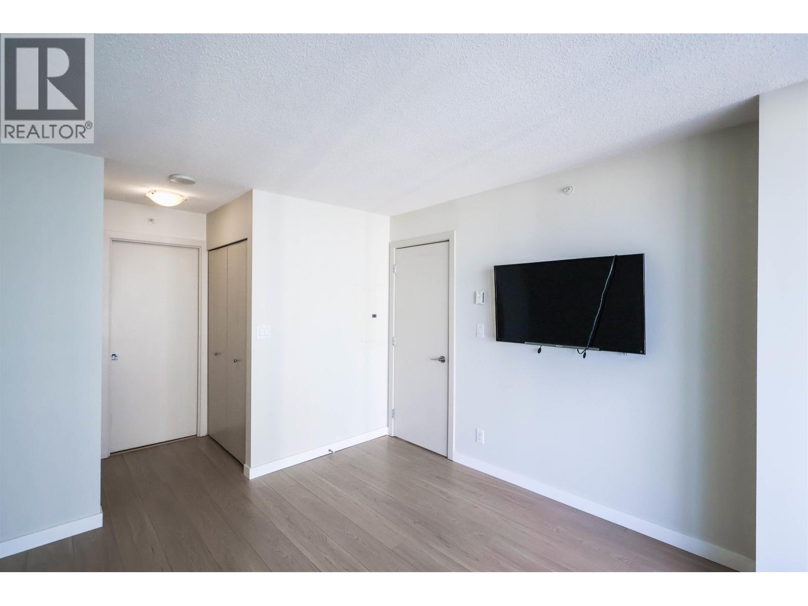 1202 3111 Corvette Way, Richmond, BC - Indoor Photo Showing Other Room