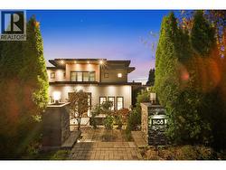 1468 KINGS AVENUE West Vancouver, BC V7T 2C9
