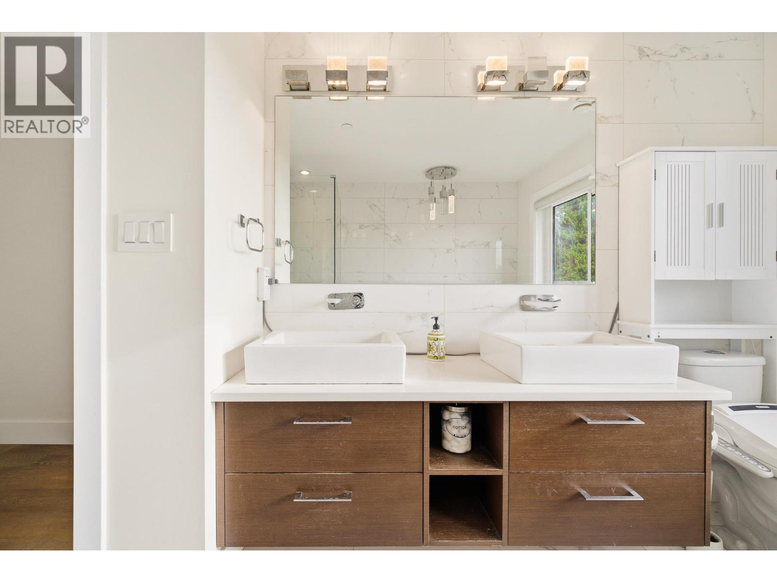 1468 Kings Avenue, West Vancouver, BC - Indoor Photo Showing Bathroom