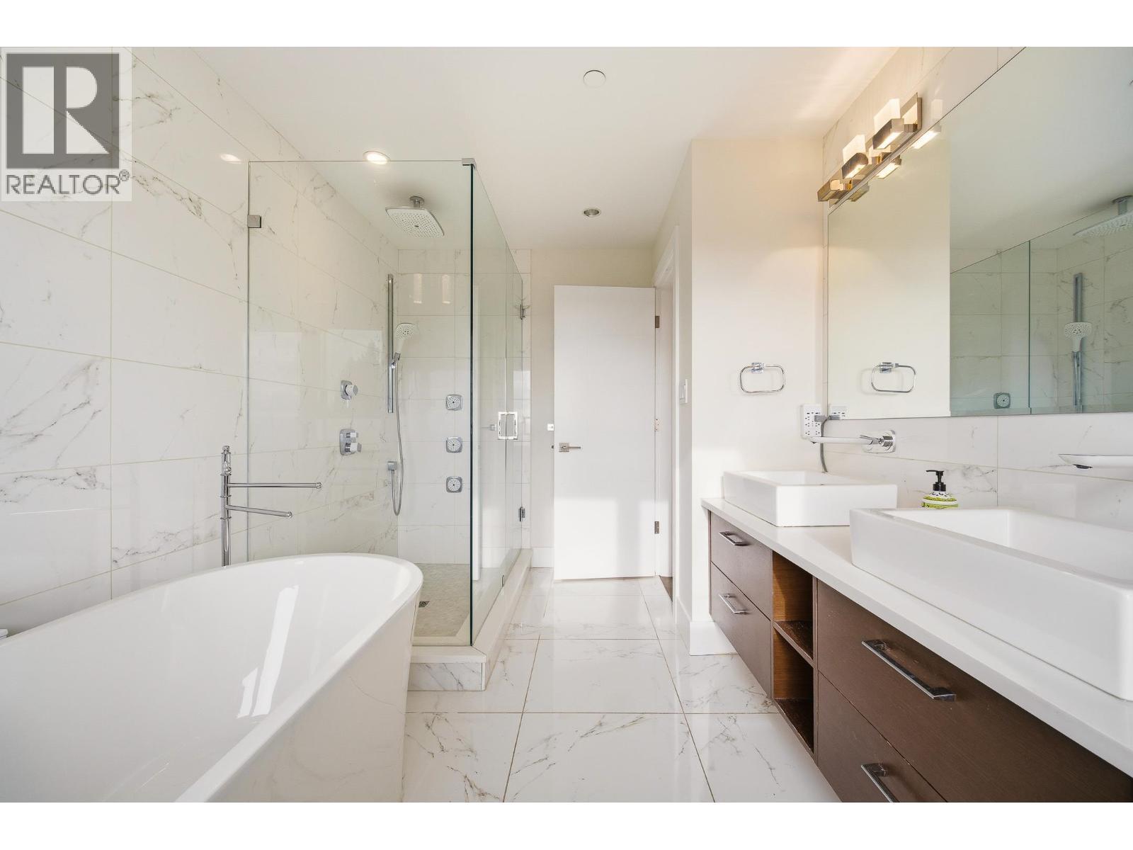 1468 Kings Avenue, West Vancouver, BC - Indoor Photo Showing Bathroom